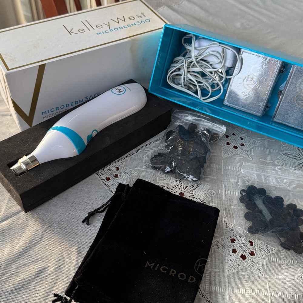 Kelley West Microderm360 Device for Face & Body+LOADS of Accessories